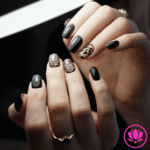 uñas en spa de uñas, salon de belleza con una decoracion de tendencia carey, color negro con cafe, uñas cortas, por que mis ulas con fragiles como quitar las uñas acrilicas como quitar uñas postizas uñas postizas para niñas videos de uñas acrilicas uñas acrilicas sencillas uñas acrilicas cuadradas tipos de uñas y sus nombres como poner uñas acrilicas paso a paso como quitar una uña postiza uñas acrilicas naturales como poner uñas postizas uñas postizas transparentes